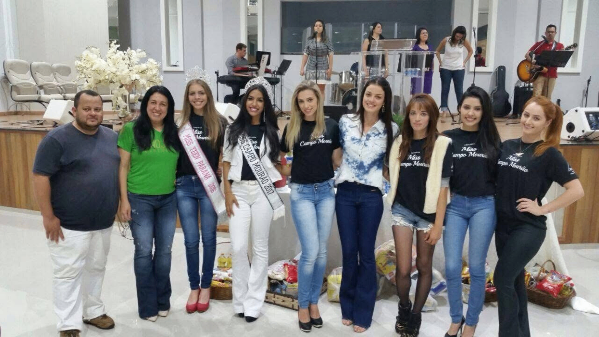 Candidatas Miss Campo Mourão em ação solidária
